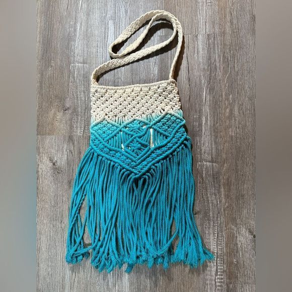 Mossimo Ombré Macrame fringe purse - Picture 2 of 5